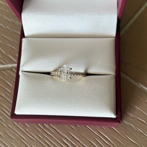 Oval Engagement Ring